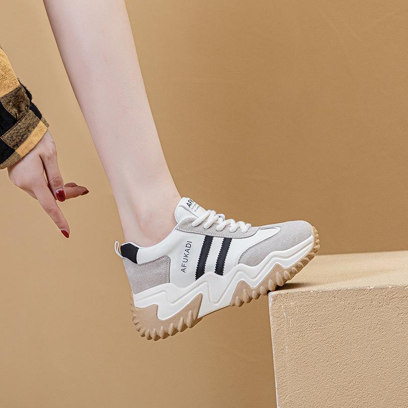 

Thick sole heightening 7CM dad shoes women s 2025 autumn new leather soft sole casual sports not tired foot temperament women s shoes 33