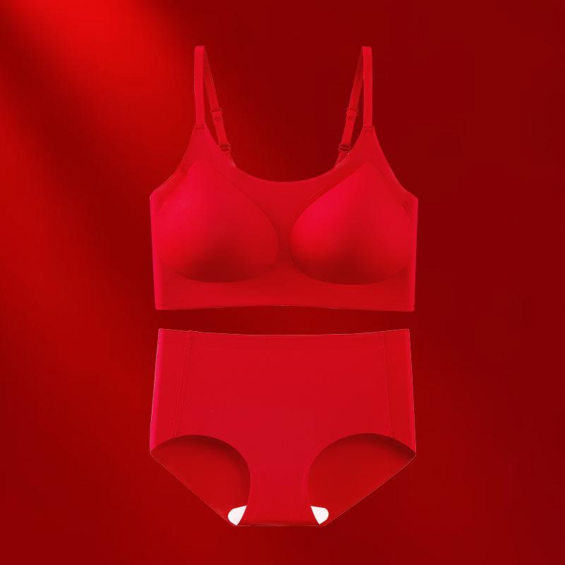 Dragon Year Red Seamless Bridal Underwear Set: Women's No-Wire Bra & Thin Sports Vest