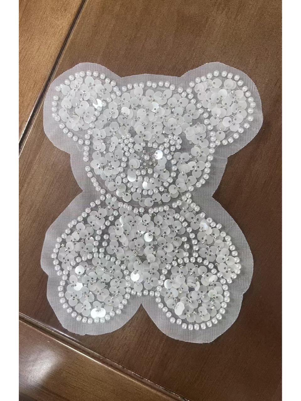

DIY Cartoon Animal Embroidery Patch: Rabbit, Bear, and Sequins for Children s Clothing білий