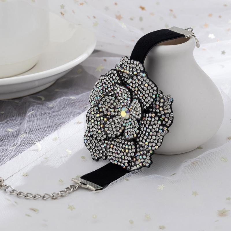 Exaggerated Romantic Big Flower Rhinestones Clavicle Chain Bracelet for Women Elegant Adjustable Choker Y2K Accessories