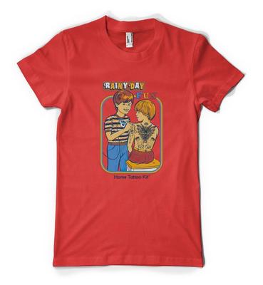 Koszulka unisex dla dorosłych z personalizowanym tatuażem Rainy Day Fun