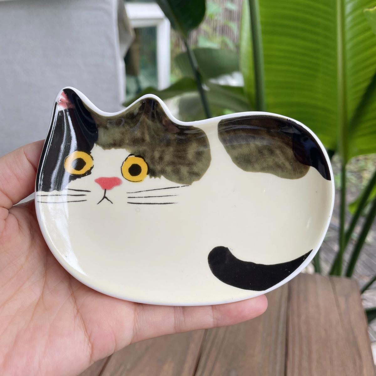 

Japanese Cute Cat Ceramic Sauce Dish Small Plate for Soy Sauce Seasoning