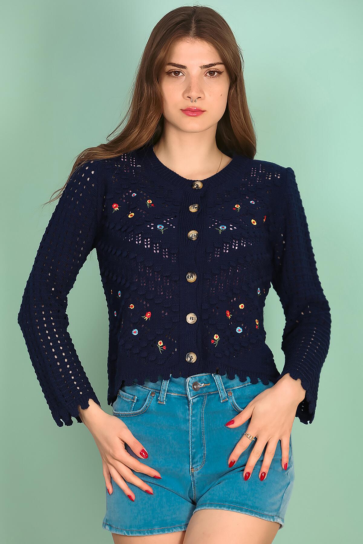 

Женский короткий кардиган на пуговицах с вышивкой STANDART темно-синий