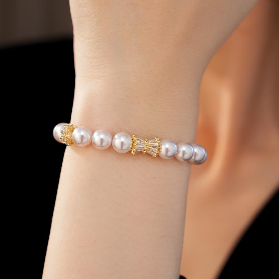 Elegant Milky White Zircon Pearl Beaded Bracelet: Retro Chic with a High-End Feel.