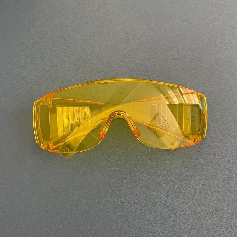 

Waterproof goggles for the Splashing Water Festival, integrated large-frame anti-splash, anti-sand and dust sunglasses, popular colorful protective Yellow（PC Scratch-resis