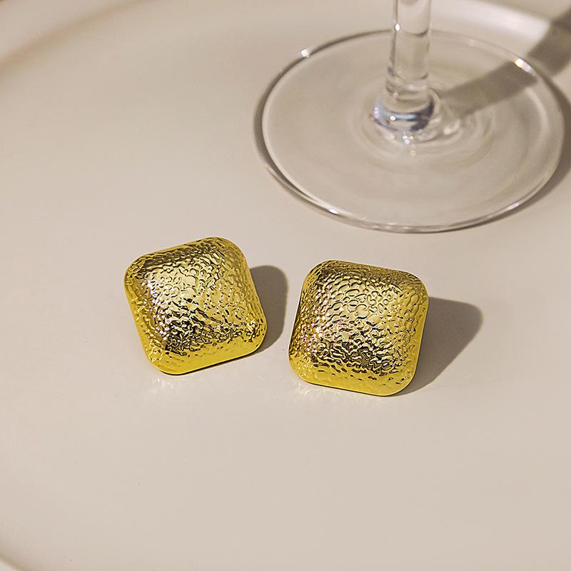 Retro Geometric Metal Stud Earrings, Simple Wave Texture Hong Kong Style Earrings, Niche High-End Square Earrings.
