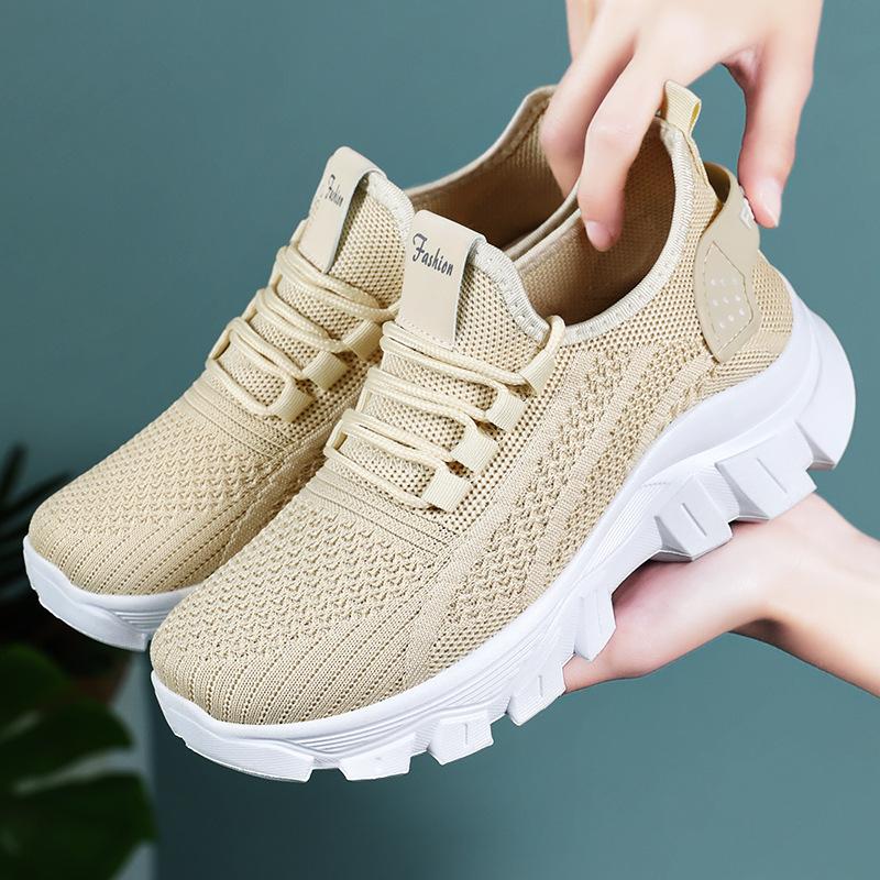 Sport Shoes for Women In Summer Flying Knitted Breathable Running Shoes Soft Sole Comfortable Casual Shoes Trendy Mesh Women's Shoes