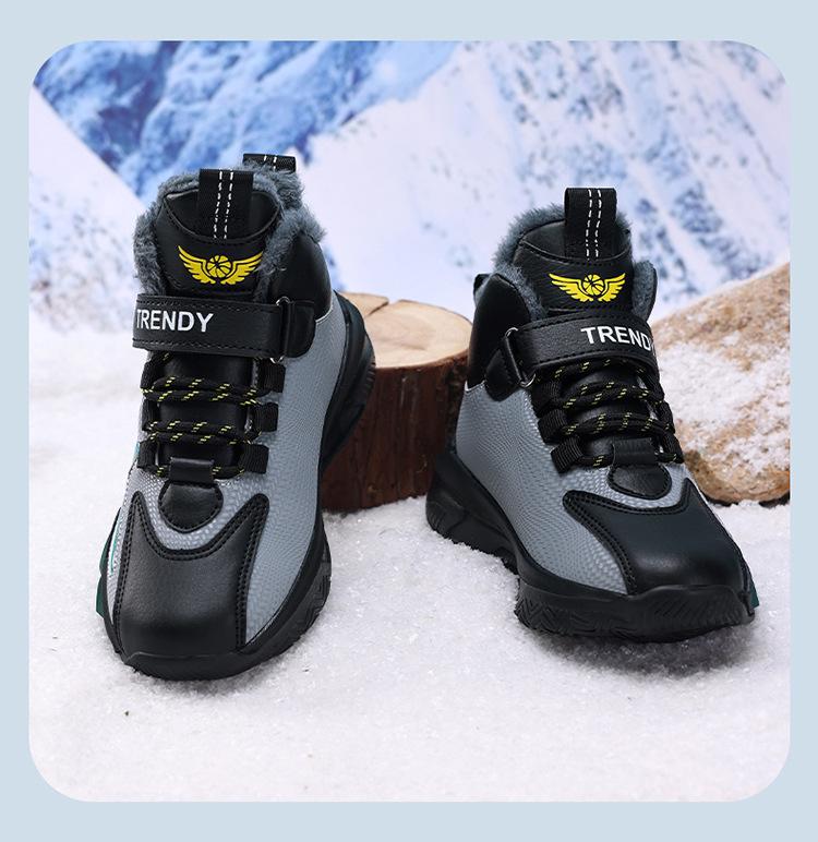 Boys' Winter 2025 New Arrival: Warm Cotton Sports Running Shoes with Double Thickened Plus Velvet for Medium and Large Children.