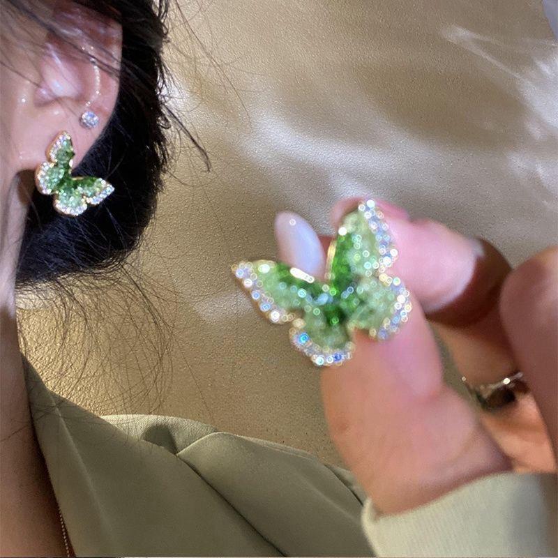 S925 Silver Needle Pearl Flower Stud Earrings - High-End Retro Jewelry for Autumn/Winter