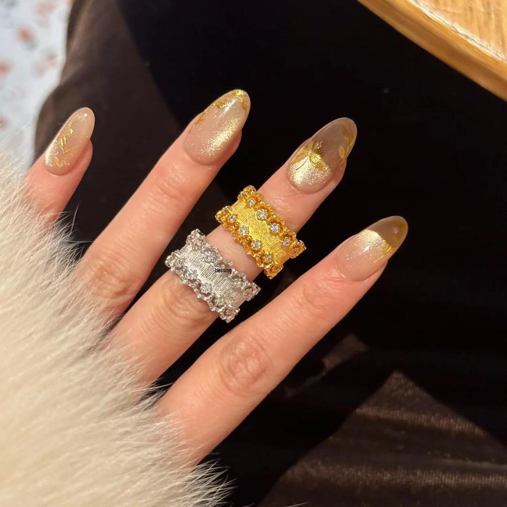 Women's Palace-Style Zircon Lace Ring: Elegant, Niche Design for Any Occasion.