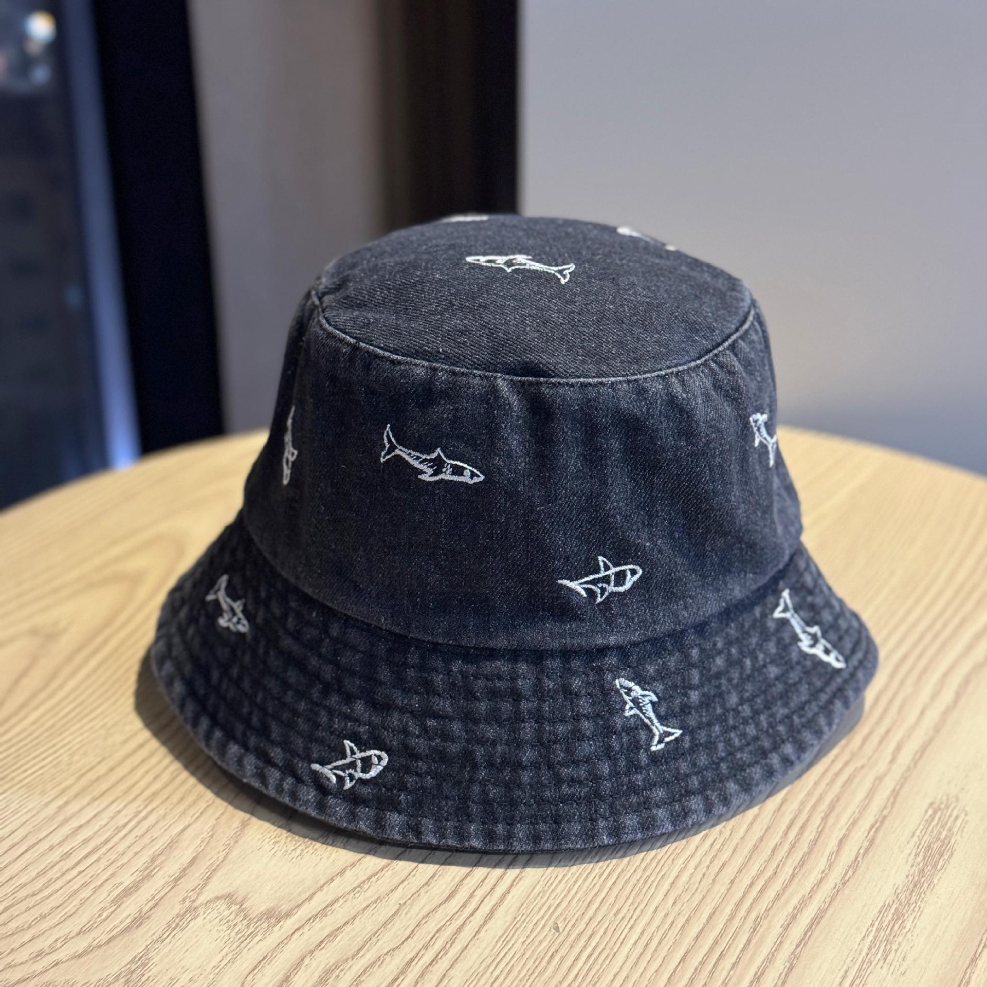 

2026New trendy denim bucket hat for women, spring and autumn, washed vintage with letter embroidery, versatile outdoor sun protection hat Adult54-60Adjustable чёрный