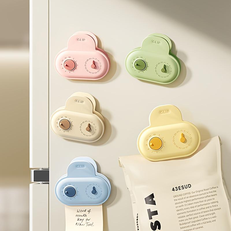 

5-Pack Refrigerator Magnet Sealing Clips in Different Colors, Which Can Record The Date. Suitable for Home And Kitchen