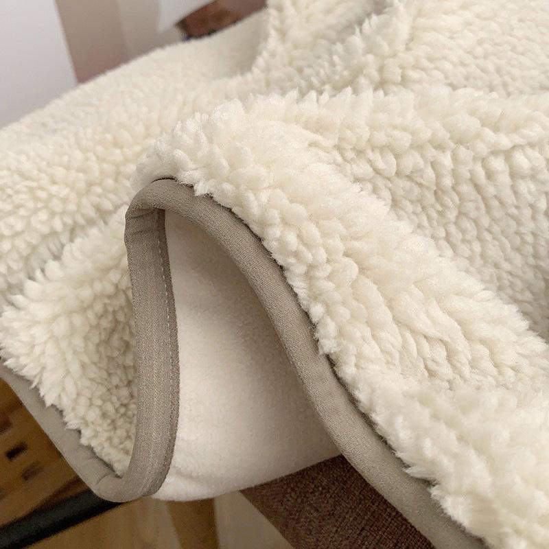 Damski ciepły płaszcz z wełny jagnięcej w japońskim stylu, z kołnierzem stojącym, kieszeniami i zamkiem błyskawicznym - Jesień/Zima