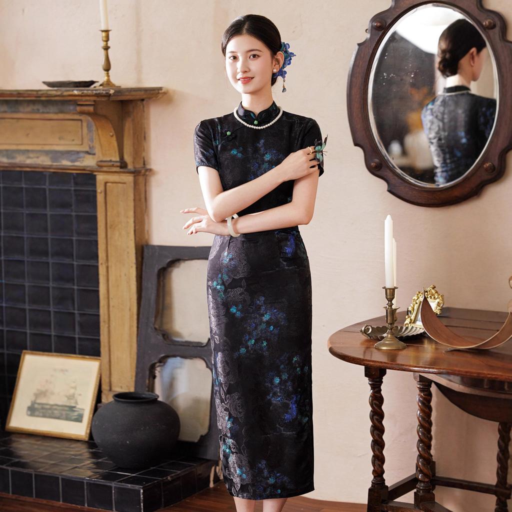 New Chinese cheongsam improved long retro 1011 new young temperament daily slim fragrant cloud yarn dress