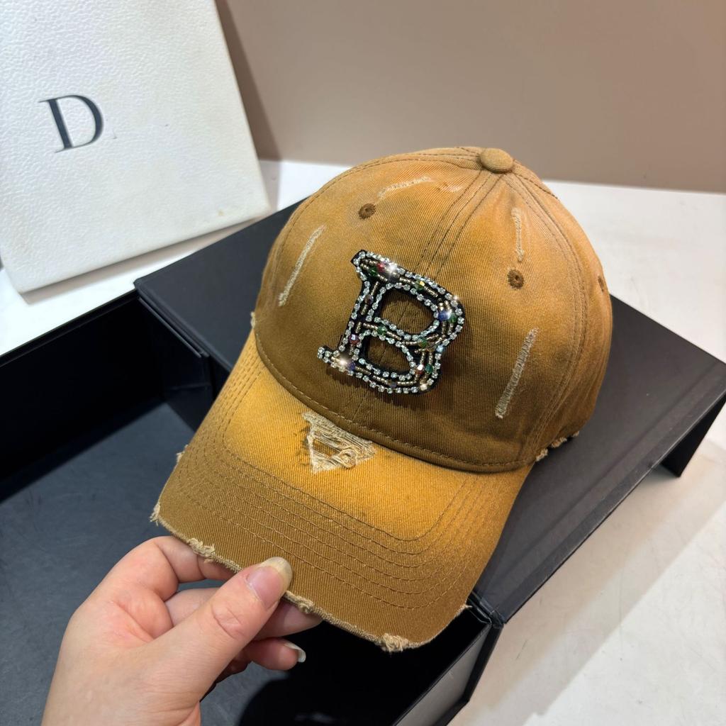 Spring and Summer New Heavy Industry Rhinestone Letter Washed Hole Baseball Cap American Personality Small Fragrance Gradual Change Cap Woman