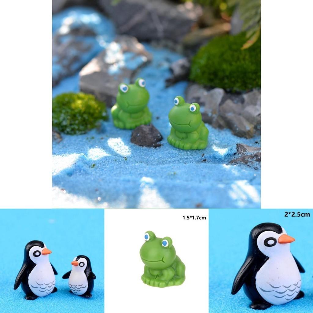 Adorable Penguin Father And Son Figurine Featuring Fine Workmanship And Realistic Design