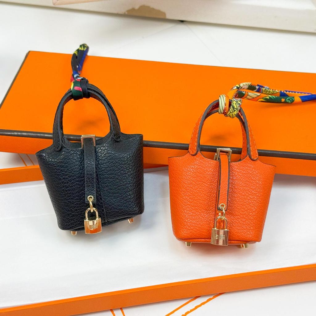 Women's Creative Leather Bag & Keychain Pendant – Cute Earphone Holder Accessory