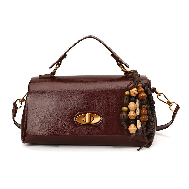 

Высококачественная текстура, простая и универсальная сумка через плечо, ретро и модная маленькая квадратная сумка without pendant красный