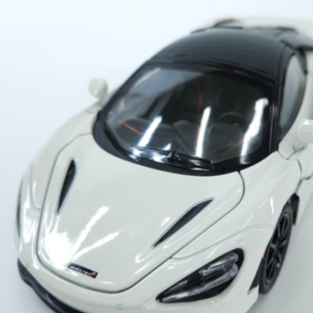McLaren 720S Convertible Sports Car Model 1:24 Die Cast, Toy