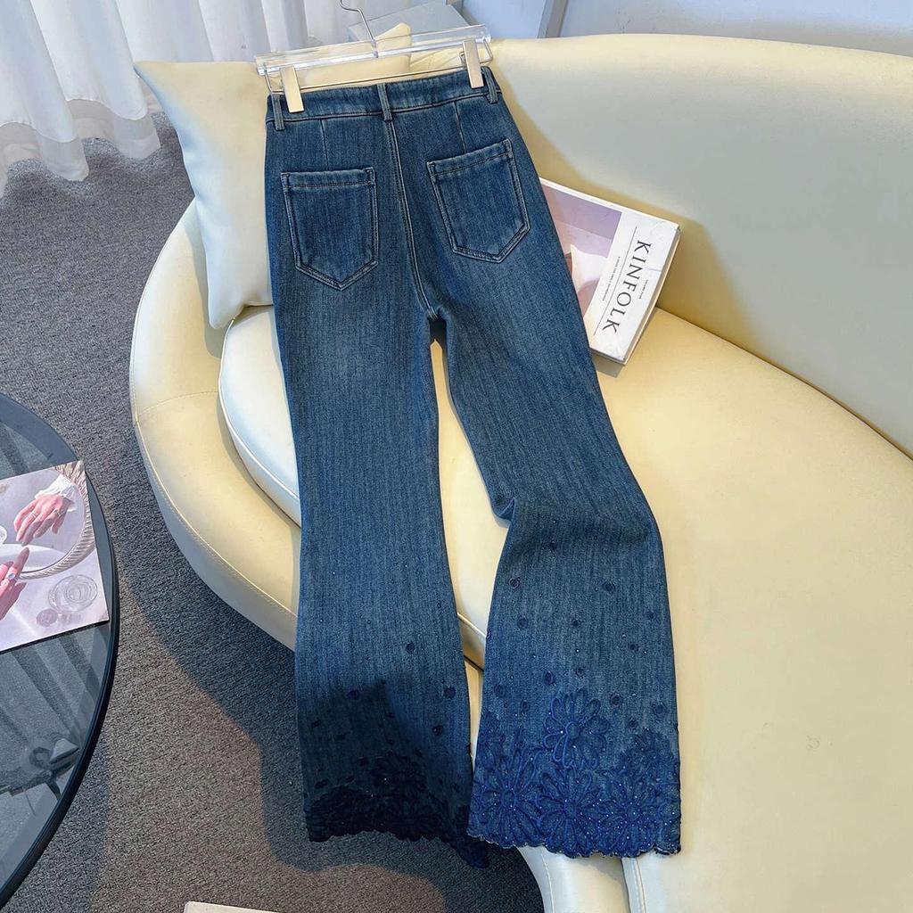 Stylish Rhinestone Embroidered Micro-Flare Jeans with Fleece Lining for Petite Women, 2026 Spring/Winter Collection.