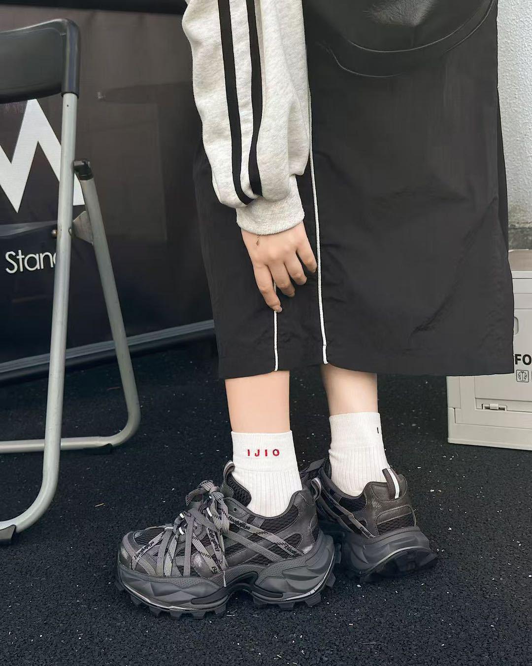 

2025 Женские Модные Кроссовки на Толстой Подошве в Стиле Папа - Осенняя Мода 38 темно-серого