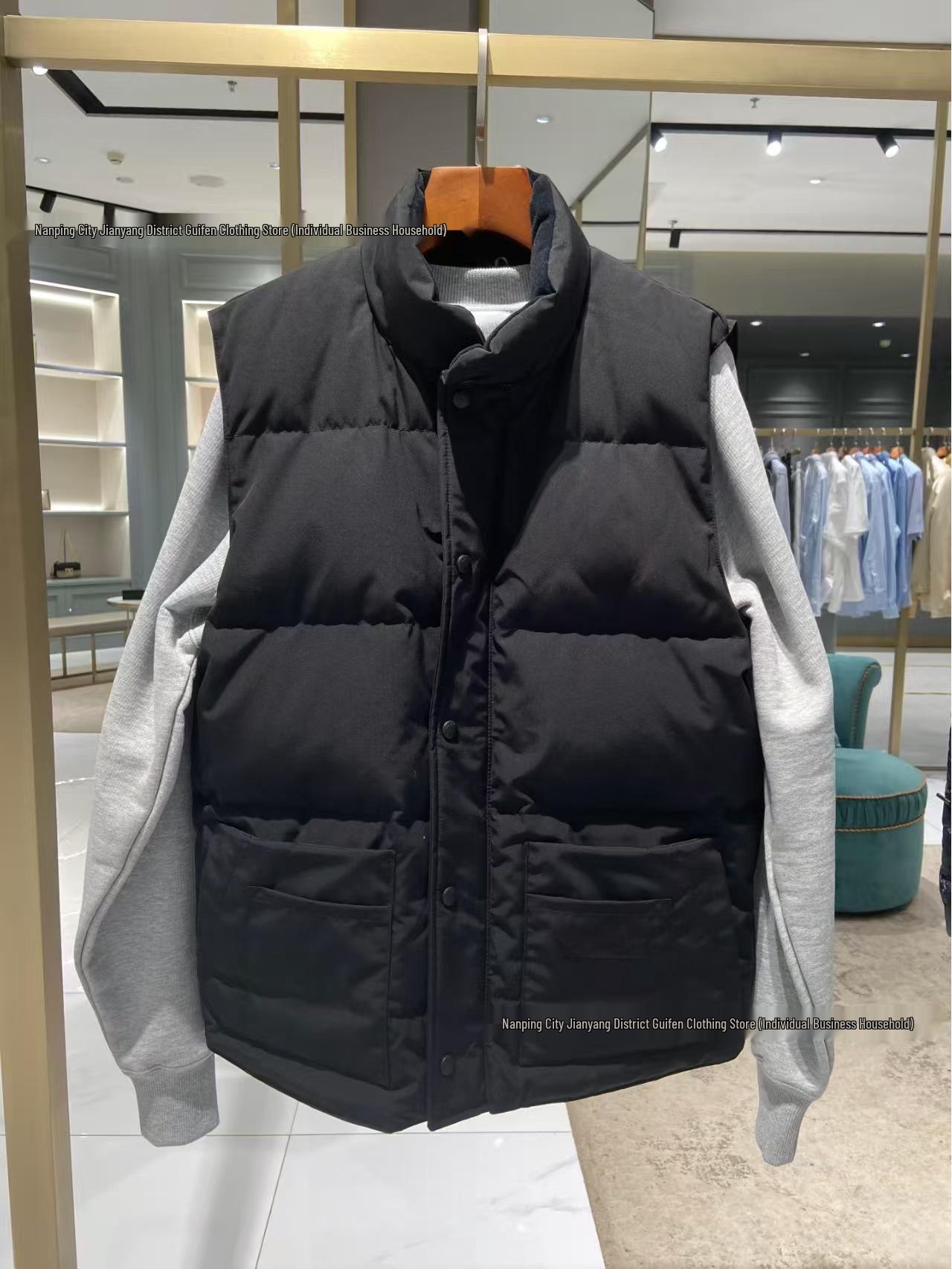 

Жіночий класичний пуховий жилет Canada Goose Large