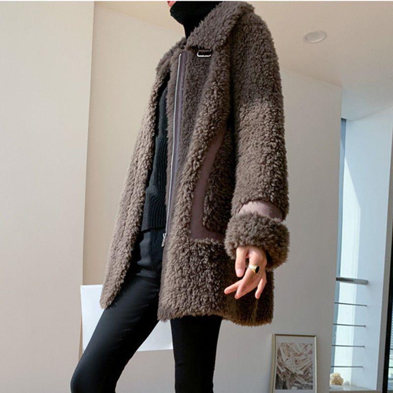 Women's Sheepskin Coat with Fur Pockets, Thick and Warm Winter Jacket