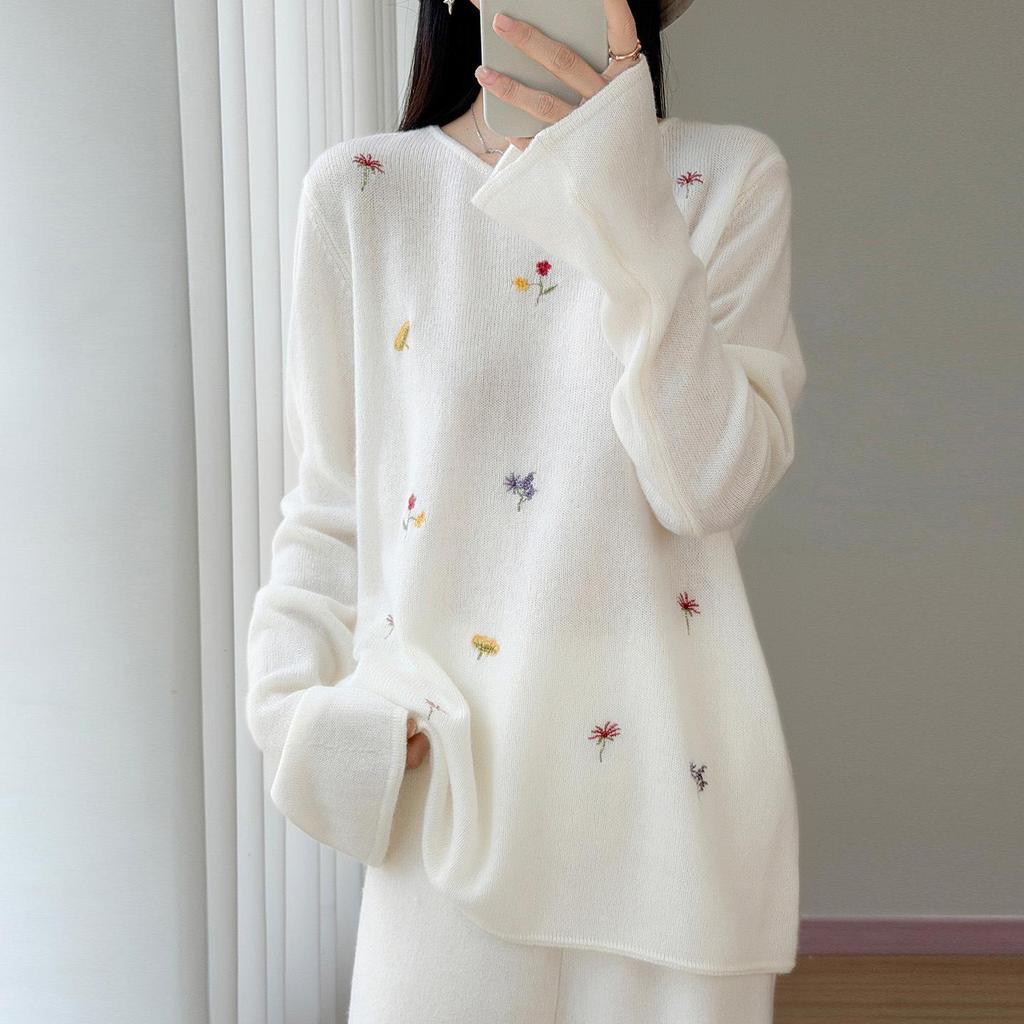 Women's Autumn Winter White Wool Sweater with Colorful Floral Embroidery - Loose Fit, Slimming, Round Neck Knitwear