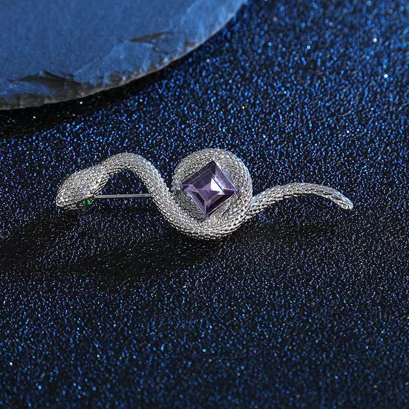 

Высококачественная брошь-булавка со знаком зодиака «Змея» для свитеров и костюмов 3