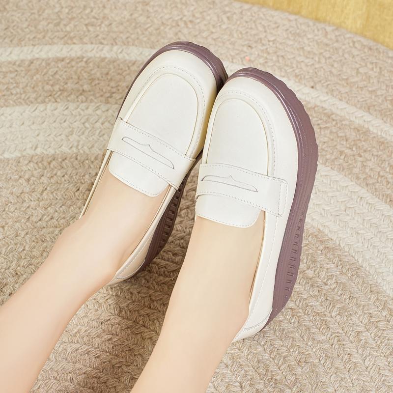 Ladies Platform Loafers Casual Elegant Black Leather Women Height Increase Thick Sole Shake Shoe for Mother