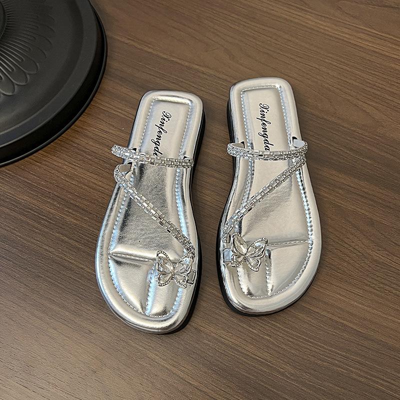 

Французские шлепанцы с плоской подошвой и открытым носком, маленькие, крутые, туфельки феи, новинка лета 2025 года, на мягкой подошве, с юбкой, сандалии со стразами 40