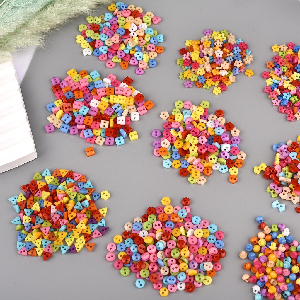 100pcs Mini Buttons Plastic Doll Clothes Round Buckles Buttons for Handmade Cartoon Garment Sewing DIY Craft Needlework