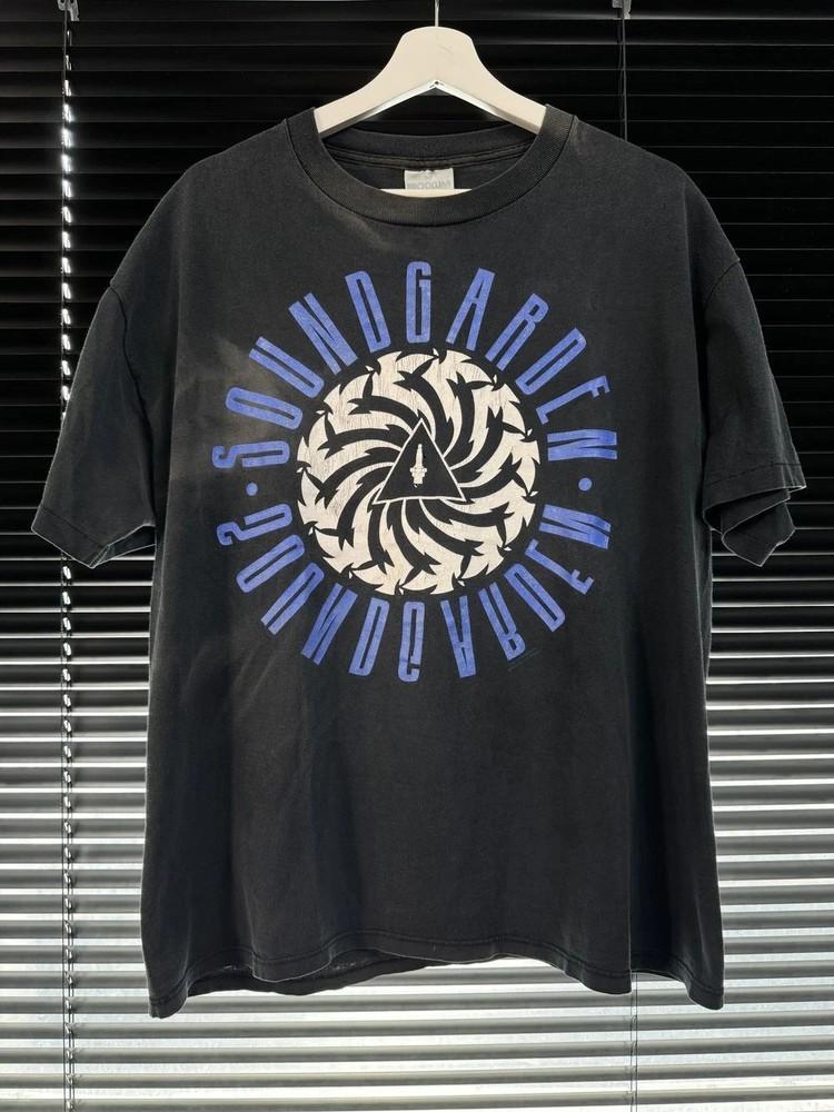 

1992 Soundgarden Badmotorfinge wbr/ r Black Short Sleeve Unisex T-shirt S-4XL 3XL