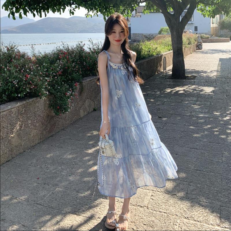 Popular beautiful suit skirt vacation style suspender dress two-piece set fringed hollow long dress suspender skirt