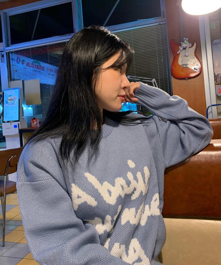 BLOND9 Slogan Round Knit Sweater_Alice Blue (Type B)