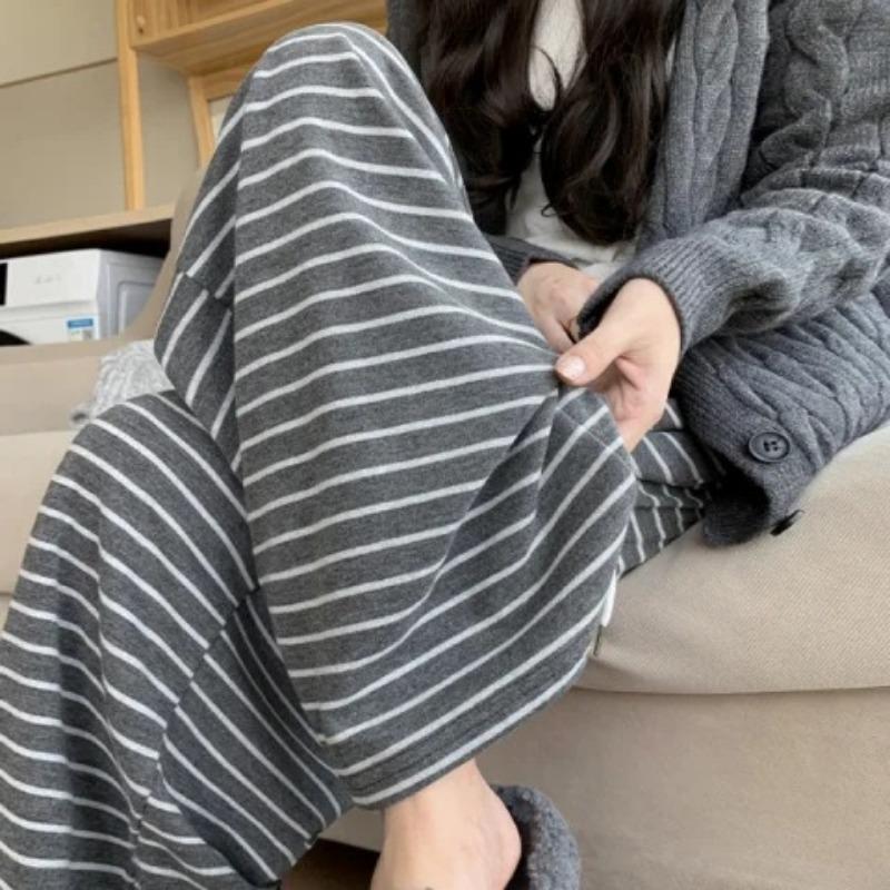 

Черные брюки из клейкого риса в полоску для женщин на весну и осень, новый стиль, драпированные мягкие брюки в пол из клейкого риса, свободные ленивые широкие брюки XXL