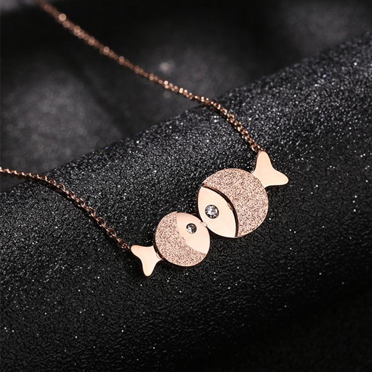 

Rose Gold Double Fish Pendant Necklace with Rhinestones розового золота