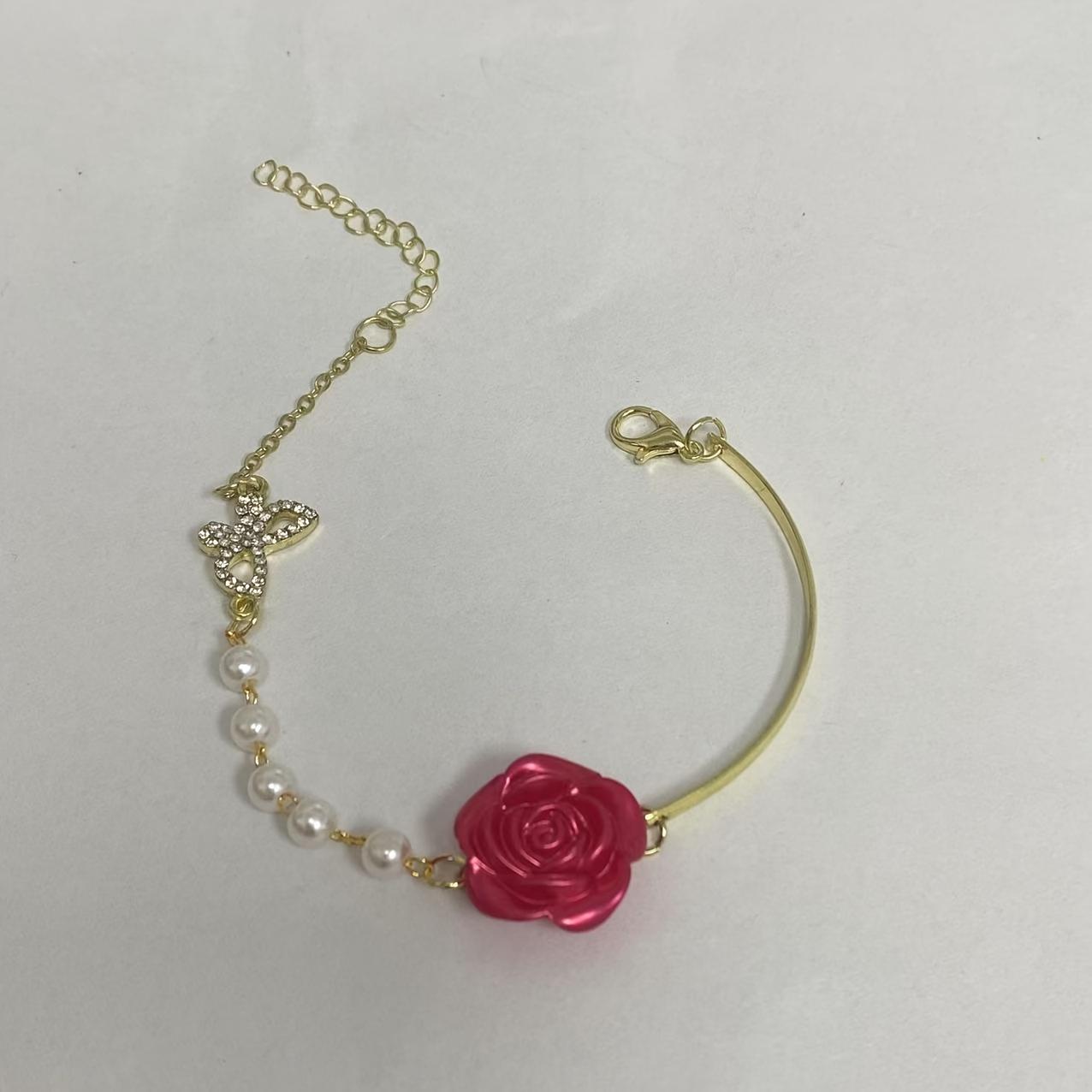 

1 браслет для лучшей подруги из красных роз и белых роз с жемчужными цветами для женщин, с французским темпераментом и нишевым высококлассным бантом-бабочкой