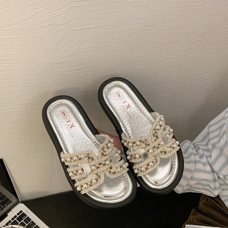 

Fashion pearl slippers women s summer wear new soft-bottomed flat-bottomed breathable beach cool slippers 40 серебряный