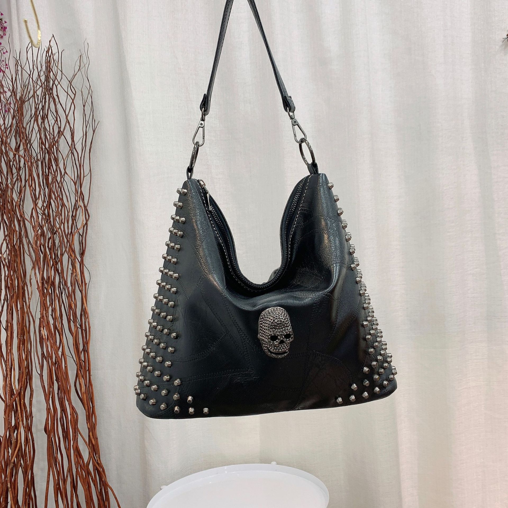 

New Bucket Bag Women s Soft Leather Versatile Large Capacity Single Shoulder Tote Bag чорний