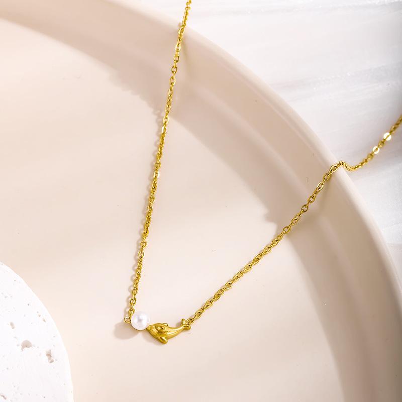 2026 Elegant Pendant Necklace - Heart Charm, Trendy Style for Women, Simple Clavicle Chain