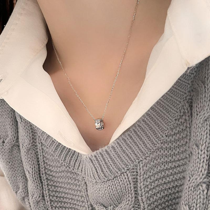 Schlichtes Temperament Schlüsselbeinkette Halskette für Damen Trendiger Leichter Luxus High-End Design Nischen-Halskette