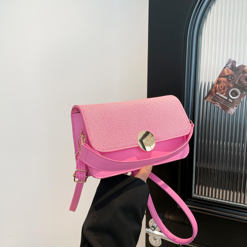 2025 spring new versatile ins shoulder messenger bag is popular this year, high-end sense, foreign style small square bag, niche women