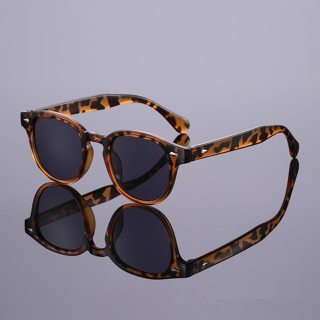 Vintage Rivet Tortoiseshell Round Sunglasses Women Men 2026 Brand Design Retro Yellow Blue Lens Square Sun Glasses