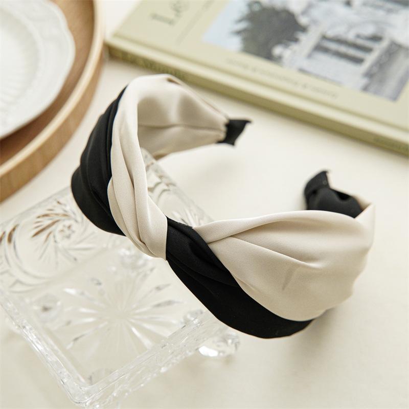 

Knot Design Wide Headband Elegant Solid Color Hair Accessory for Women Office Chic Wear Black and White