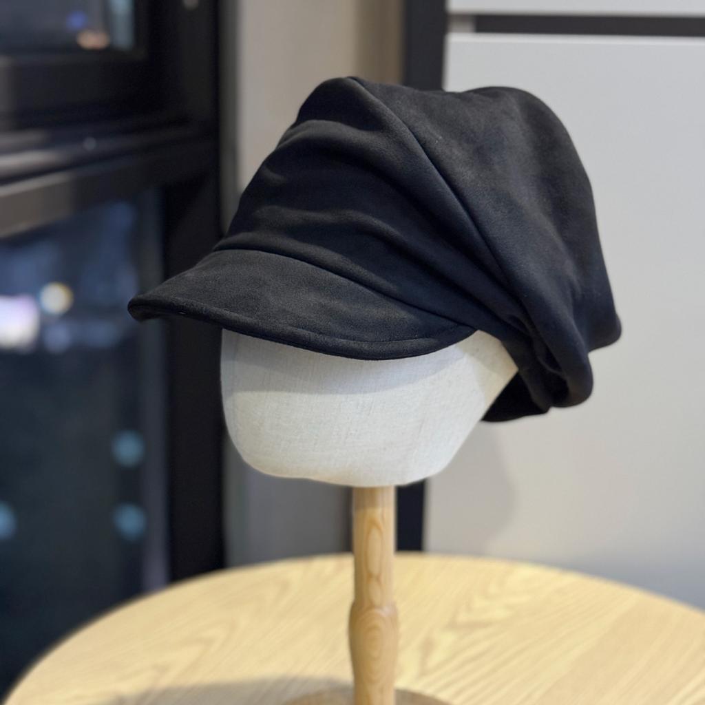 Relaxed Maillard Retro Leather Velvet Equestrian Hat for Women In Autumn and Winter White Fashionable and Versatile Duck Hat