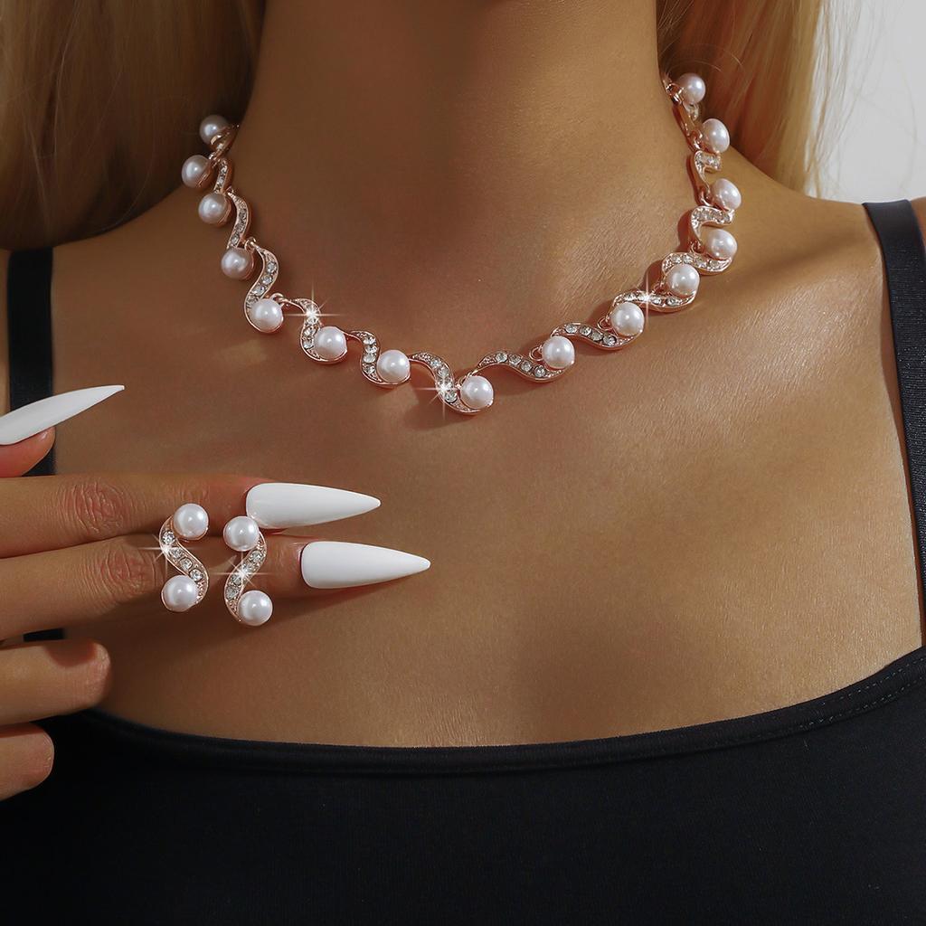 2026 Exquisite Pearl Rhinestone Necklace Earrings Set Simple Versatile Clavicle Chain Neck Chain Dress Accessories