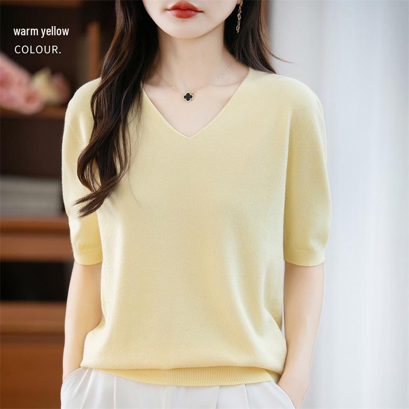 Autumn 2026 V-Neck Women's Knit Pullover Sweater with Short Sleeves - Seamless, One-Piece Design