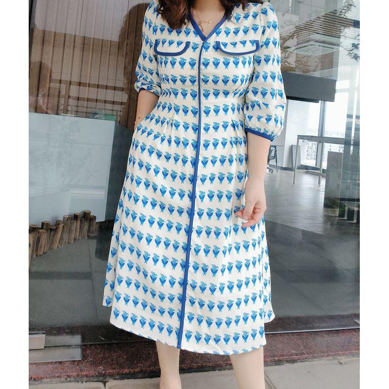 

Beige Blue Flower Plus Size Dress Female Summer New Chubby Girl 3/4 Sleeve V Neck Pullover Midi Dress Slim Looking Beige Blue M