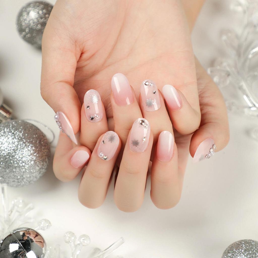Christmas Manicure Collection: Press-On False Nails & Nail Stickers